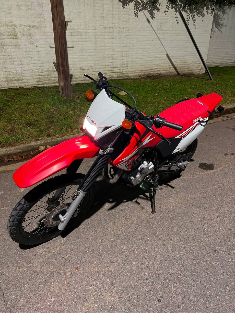Honda Tornado 250 2018, foto 7 de 9