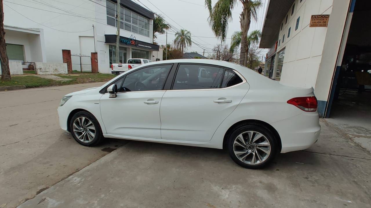 Citroën C4 Lounge Exclusive Pack 1.6 Thp 2015, foto 9 de 9